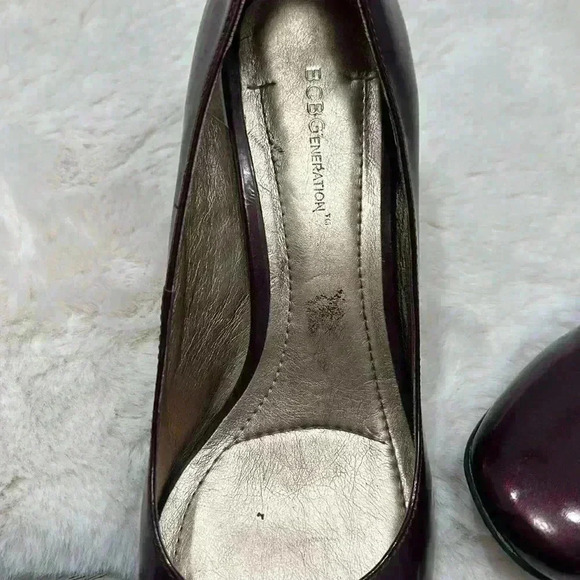BCBG  Burgundy Heels - Picture 7 of 8